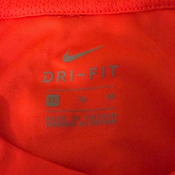 Nike long sleeve shirt - Picture 3 of 3